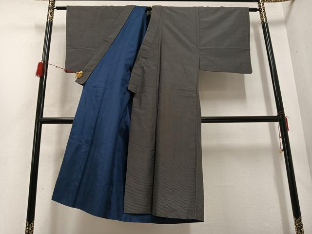 平和屋着物●男性 紬 アンサンブル 亀甲絣 黒地 正絹 逸品 AABD3424ph