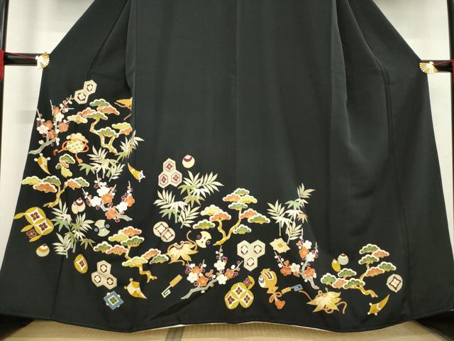 平和屋着物●豪華黒留袖 友禅 駒刺繍 松竹梅吉祥宝尽くし 金彩 正絹 逸品 AABD6693ck