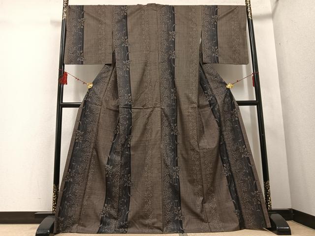 平和屋着物●本場大島紬 カタス7マルキ 草花間道 正絹 逸品 AABD7031ph