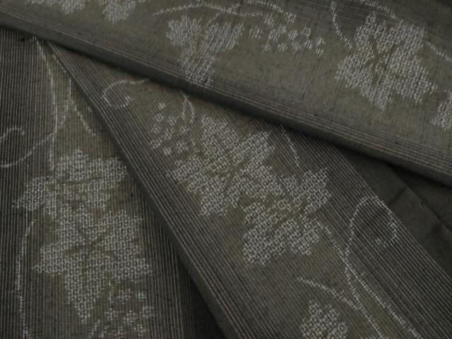 平和屋着物○結城紬 100亀甲 葡萄唐草間道 飛び亀甲柄 黒地 正絹