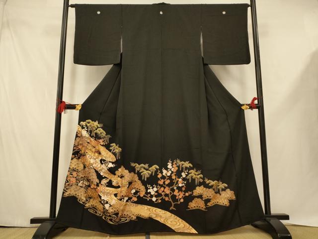 【ナツ】着物リメイク　黒留袖　駒刺繍　枝花文　暈し　金彩　ドレス ナツ様専用】着物リメイク 黒留袖 駒刺繍 枝花文 暈し 金彩 ドレス