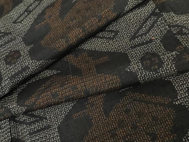 平和屋着物●結城紬 80亀甲 有栖川文様 黒地 正絹 逸品 AABE5287cs