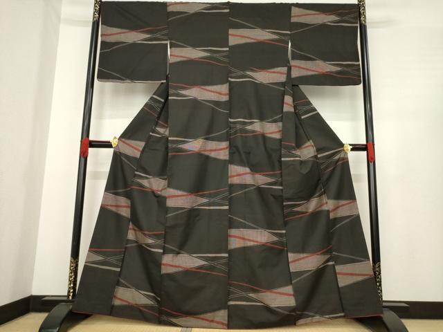 平和屋着物●本場大島紬 カタス9マルキ 幾何学文様 正絹 逸品 AABE5921ck