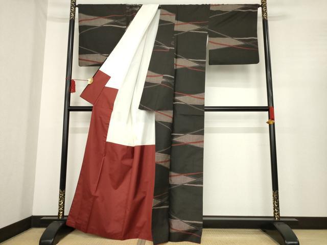 平和屋着物●本場大島紬 カタス9マルキ 幾何学文様 正絹 逸品 AABE5921ck