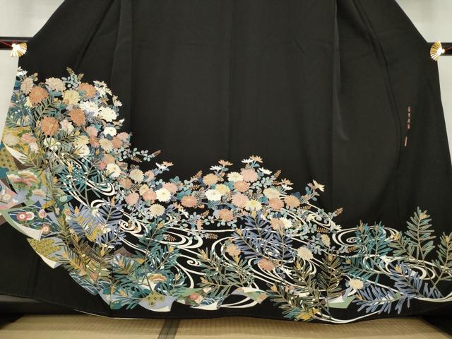 平和屋着物●豪華黒留袖 友禅 作家物 蘇州刺繍 草花文 金糸 正絹 逸品 AABE7584ck