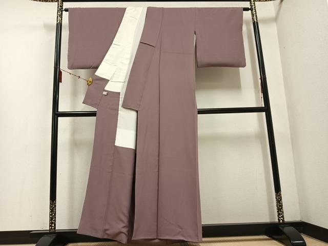 平和屋着物●上質な色無地 友禅 作家物 本茶四度染 雲江 鳩羽鼠色 正絹 逸品 AABE8118ph