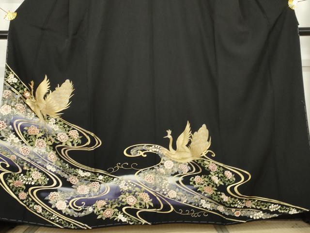 平和屋着物●豪華黒留袖 駒刺繍 孔雀更紗花文 暈し染め 金彩 正絹 逸品 未使用 AABE8609cs
