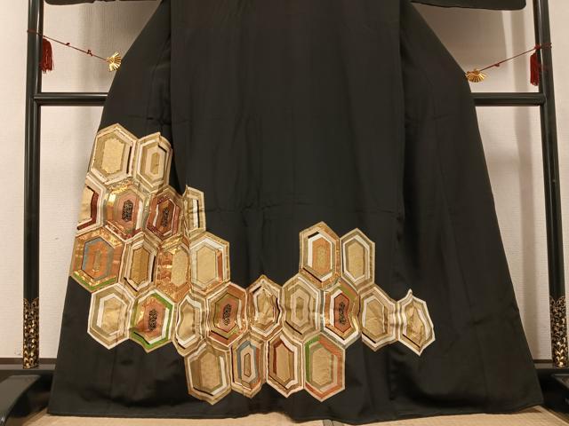 平和屋着物■豪華黒留袖 駒刺繍 亀甲花唐草文 金彩 正絹 逸品 AABF0180ph