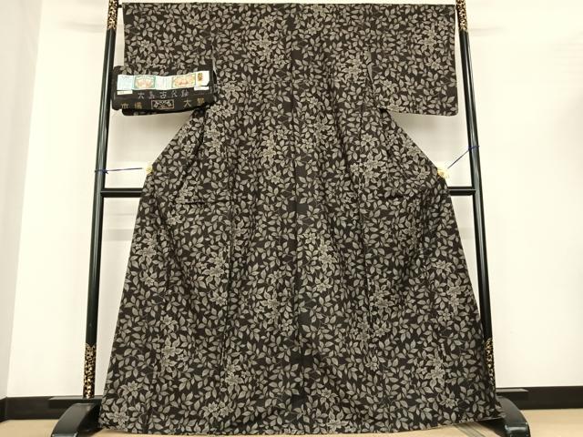 平和屋着物●本場大島紬 カタス9マルキ 泥染め 枝花文 大島古代紬謹製 証紙付き 正絹 逸品 未使用 AABF0272fy