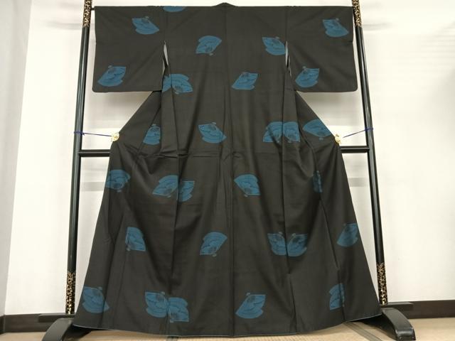 平和屋着物●本場大島紬　カタス9マルキ　扇面文　黒地　正絹　逸品　AABF0289fy 平和屋着物○本場大島紬 カタス9マルキ 扇面文 黒地 正絹 逸品 AABF0289fy