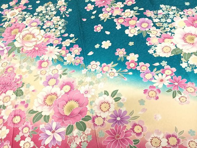 平和屋着物●豪華振袖 刺繍 草花文 暈し染め 金糸 金彩 銀通し地 正絹 逸品 AABF0529fy