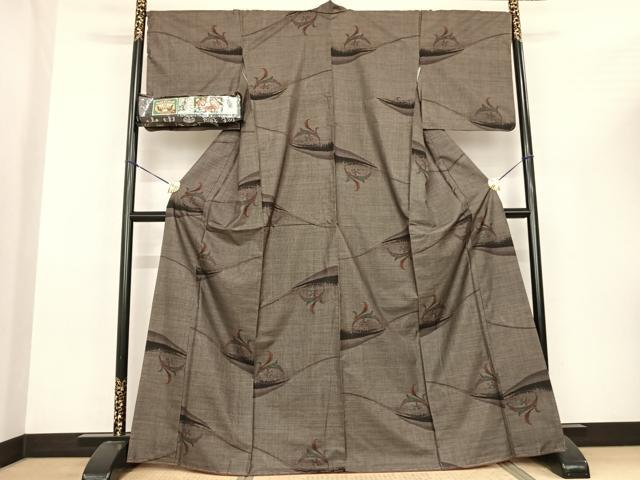 平和屋着物●本場大島紬 カタス7マルキ 泥染め 草花文 山中絹織物謹製 証紙付き 正絹 逸品 AABF0646fy