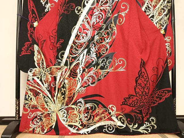 平和屋着物●豪華振袖 駒刺繍 舞蝶文 金銀彩 銀通し地 正絹 逸品 AABF0698fy