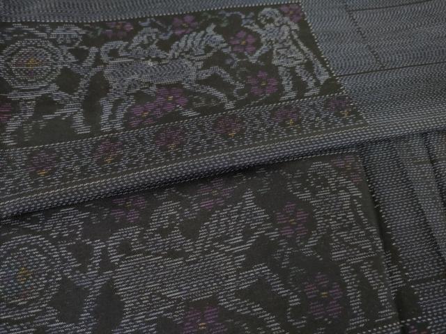 平和屋着物●本場大島紬 鳥獣 人物文 正絹 逸品 AABF1782ck