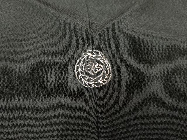 平和屋着物●訪問着 駒刺繍 色紙重ね花文 黒地 金彩 鬼しぼ縮緬 正絹 逸品 AABF2954cs