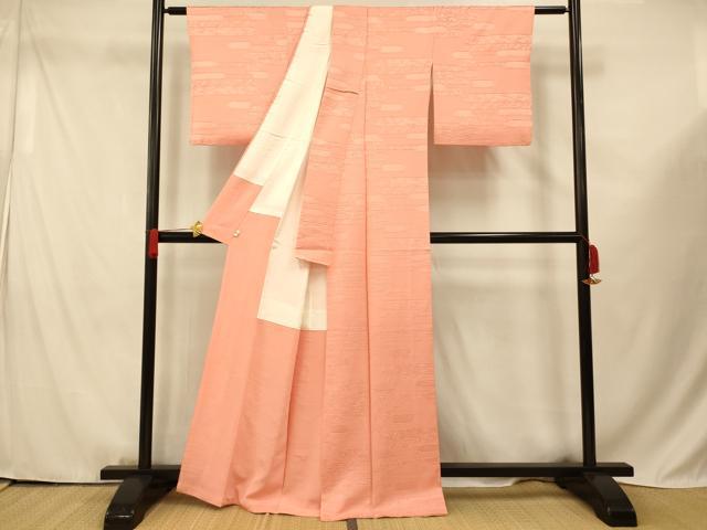 平和屋着物■上質な色無地 エ霞地紋 珊瑚色 そごう百貨店扱い 正絹 逸品 AABF3210fw