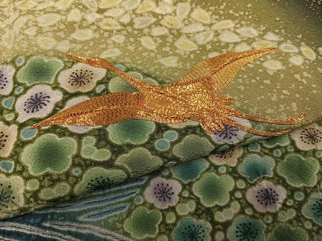 平和屋着物●蔦屋文司 黒留袖 駒刺繍 飛鶴花文 暈し染め 金彩 正絹 逸品 AABF4467ph