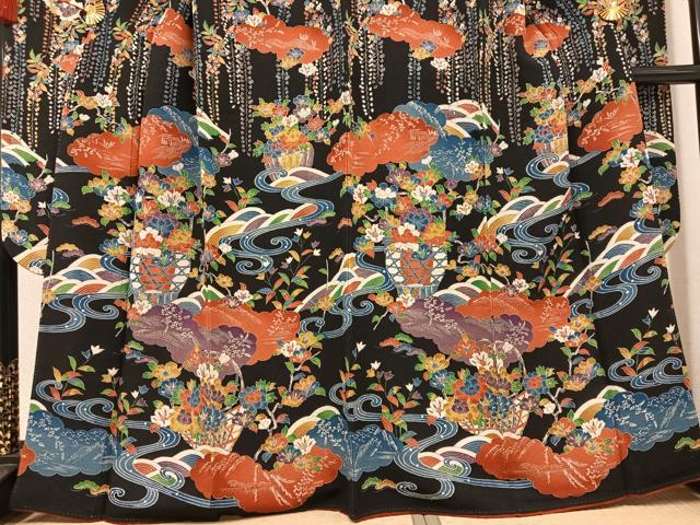 平和屋着物●豪華振袖 流水花文 黒地 鬼しぼ縮緬 正絹 逸品 AABF4488ph