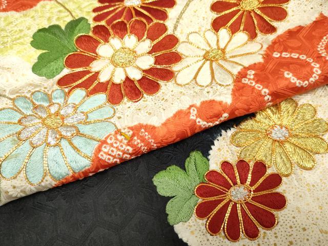 平和屋着物●豪華振袖 駒刺繍 絞り 雲重ね花唐草文 黒地 金銀糸 正絹 逸品 AABF5131cs