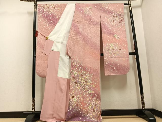平和屋着物●豪華振袖 駒刺繍 舞花文 暈し染め 金彩 金通し地 正絹 逸品 AABF5390ph