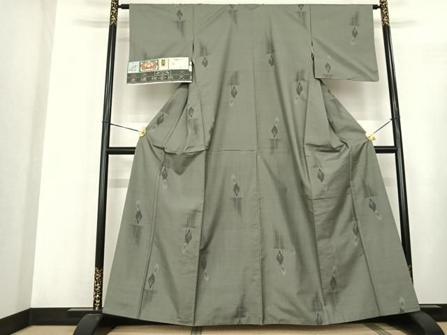 平和屋着物●本場大島紬 カタス9マルキ 草木色泥染 初恋花 株式会社大山謹製 証紙付き 正絹 逸品 AABF5470fy