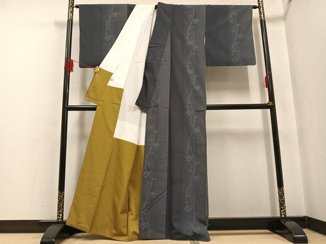 平和屋着物●結城紬 100亀甲 飛び亀甲 草花間道 正絹 逸品 AABF6044ph