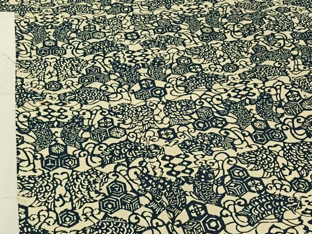 平和屋着物▽上質な紬 単衣 本藍 型絵染め 花唐草文 魚 正絹 逸品 AABF6670jh