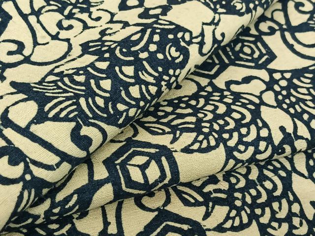 平和屋着物▽上質な紬 単衣 本藍 型絵染め 花唐草文 魚 正絹 逸品 AABF6670jh