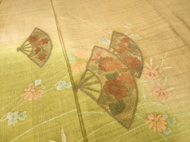 平和屋着物●訪問着 紬地 中国三大刺繍 スワトウ刺繍 汕頭刺繍 扇面花文 暈し染め 金彩 正絹 逸品 AABF9005ck