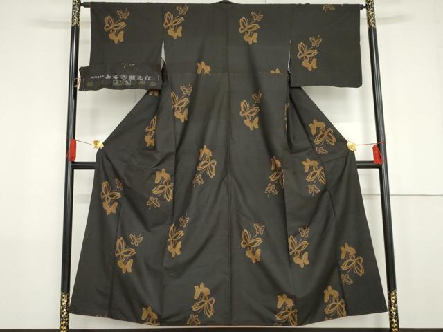 平和屋着物●伝統工芸士 島本瀬光 本場大島紬 地空き カタス9マルキ 舞蝶文 黒地 証紙付き 正絹 逸品 AABG0299cs