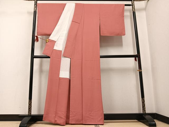 平和屋着物●上質な色無地 花地紋 甚三紅色 正絹 逸品 未使用 AABG0436ph