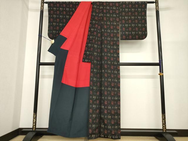 平和屋着物■アンティーク 大正ロマン 紬 草花文 黒地 正絹 逸品 AABG2618ck