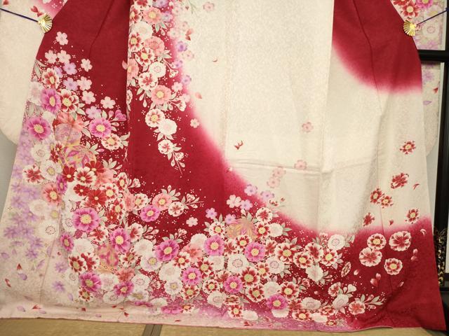 平和屋着物●豪華振袖 駒刺繍 花毬文 暈し染め 金彩 銀通し地 ロング丈 正絹 逸品 AABG2645ck