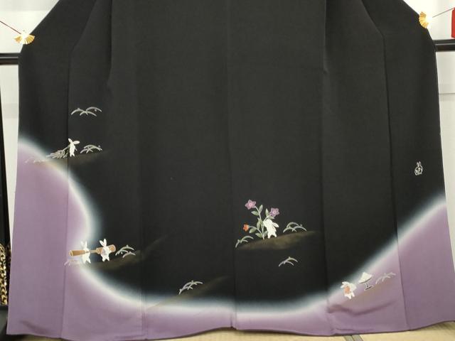 平和屋着物●人形作家・ホリヒロシ 訪問着 兎のお月見 暈し染め 黒地 金彩 鬼しぼ縮緬 正絹 逸品 AABG2724cs