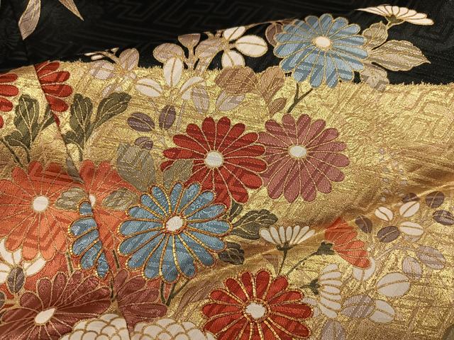 平和屋着物●豪華振袖 駒刺繍 吉祥草花文 黒地 金彩 ますいわ屋扱い 正絹 逸品 AABG3459ph