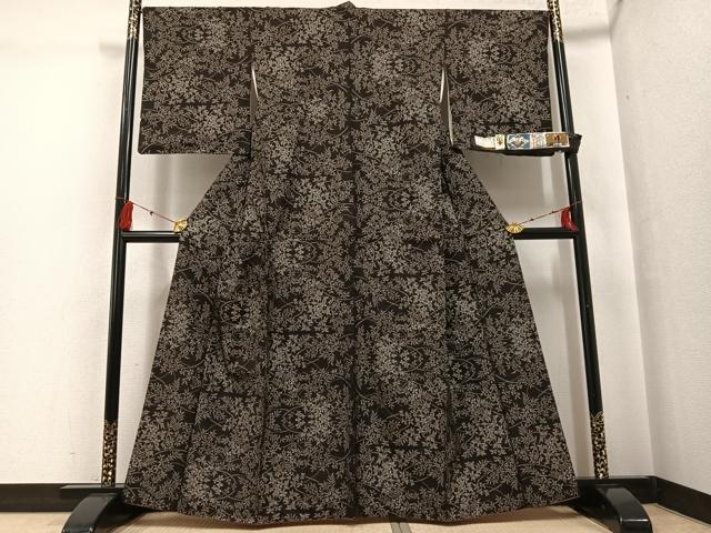 平和屋着物●本場大島紬 カタス9マルキ 古代染色 純泥染 手織 草花文 証紙付き 正絹 逸品 AABG3476ph