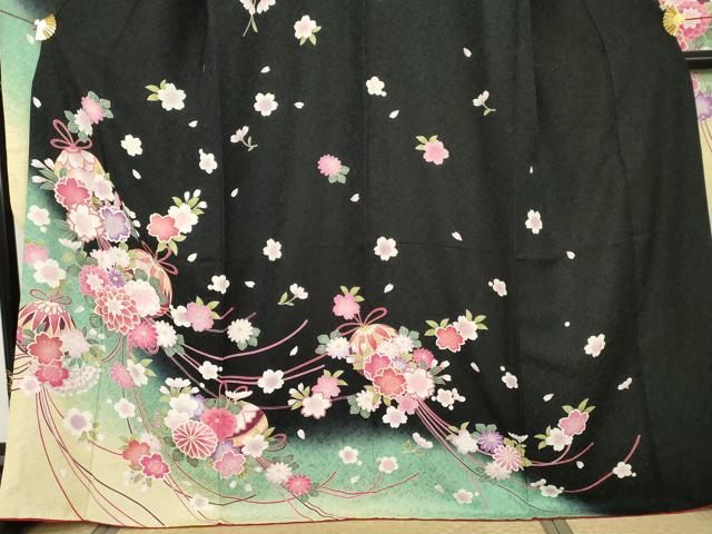 平和屋着物●豪華振袖 花薬玉 暈し染め 黒地 金彩 金通し地 正絹 逸品 AABG3511cs
