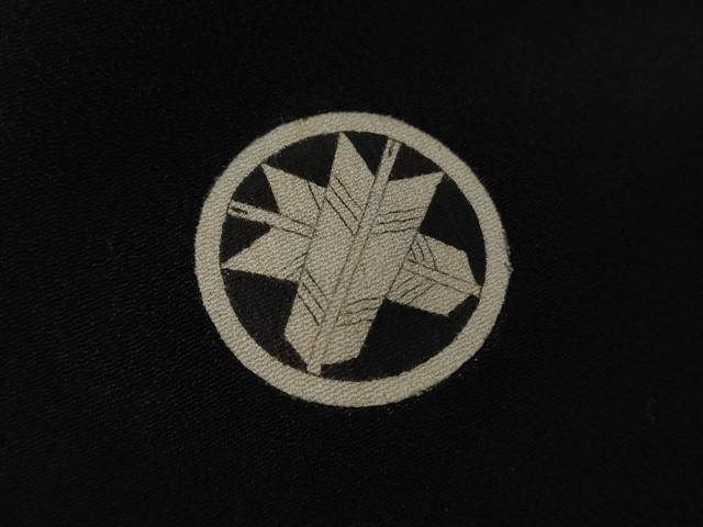 平和屋着物●黒紋付 丸に違い矢 礼装用 正絹 逸品 AABG3544cs