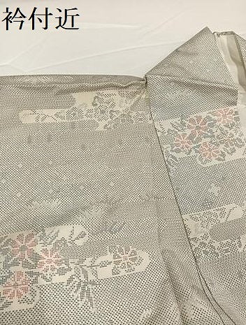 平和屋着物●本場大島紬 白大島 120亀甲 エ霞草花文 正絹 逸品 未使用 AABG4852ph