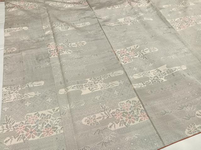 平和屋着物●本場大島紬 白大島 120亀甲 エ霞草花文 正絹 逸品 未使用 AABG4852ph