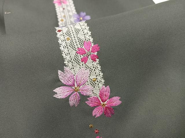 平和屋着物●モデル・トリンドル玲奈 Doll 女性 行灯袴 刺繍 舞桜文 金糸 洗える着物 未使用 AABG4897ph