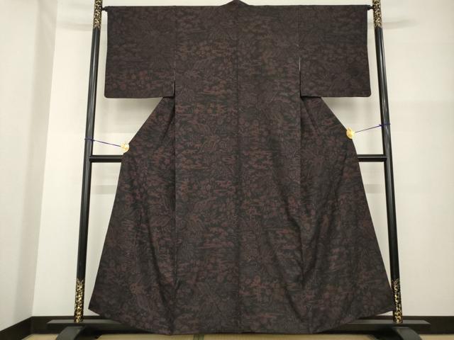 平和屋着物●本場結城紬 重要無形文化財 80亀甲 流水花文 黒地 正絹 逸品 AABG4962ck