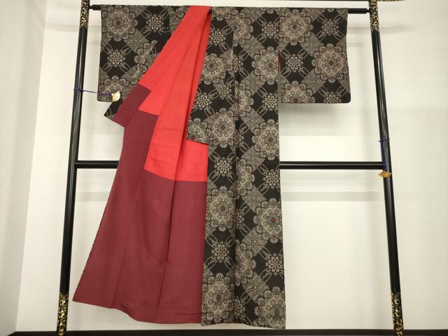 平和屋着物●本場大島紬 龍郷絣 七宝花文 正絹 逸品 AABG5865ck