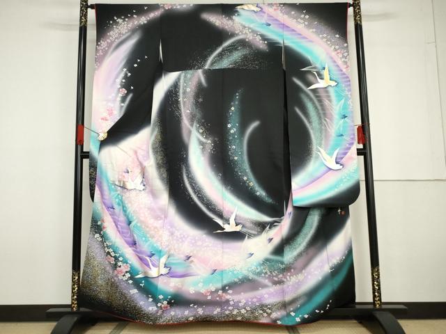 平和屋着物●写真家・秋山庄太郎 振袖 飛鶴舞花文 暈し染め 黒地 金銀彩 正絹 逸品 AABG6581cs