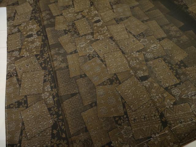 平和屋着物●本場大島紬 純泥染 色紙重ね花文 手織り カタス7マルキ 黒地 興紬商店 証紙付き 正絹 逸品 AABG6939ck