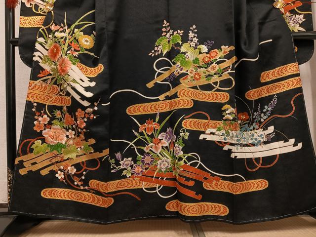 平和屋着物●豪華振袖 駒刺繍 草花文 黒地 金彩 正絹 逸品 未使用 AABG7128ph
