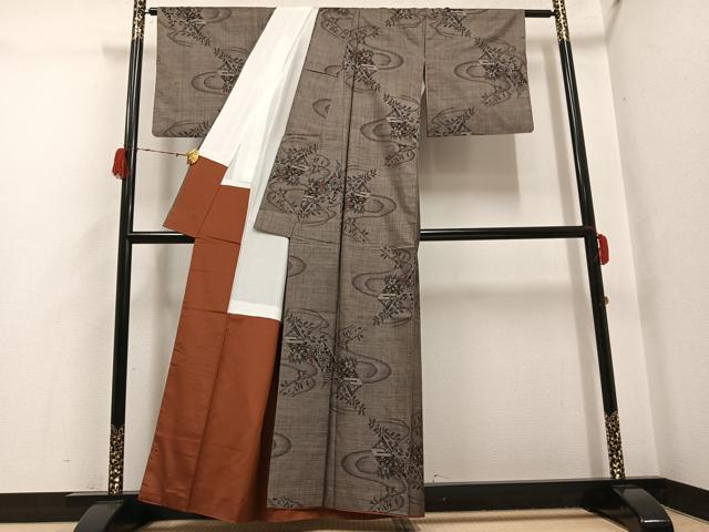 平和屋着物●本場大島紬 カタス9マルキ 草花文 正絹 逸品 AABG7333ph