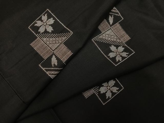 平和屋着物●本場大島紬 地空き カタス9マルキ 夜桜文 正絹 逸品 AABG7345ph