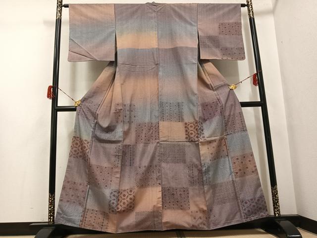 平和屋着物●訪問着 紬地 市松吉祥草花文 暈し染め 正絹 逸品 AABG8555ph