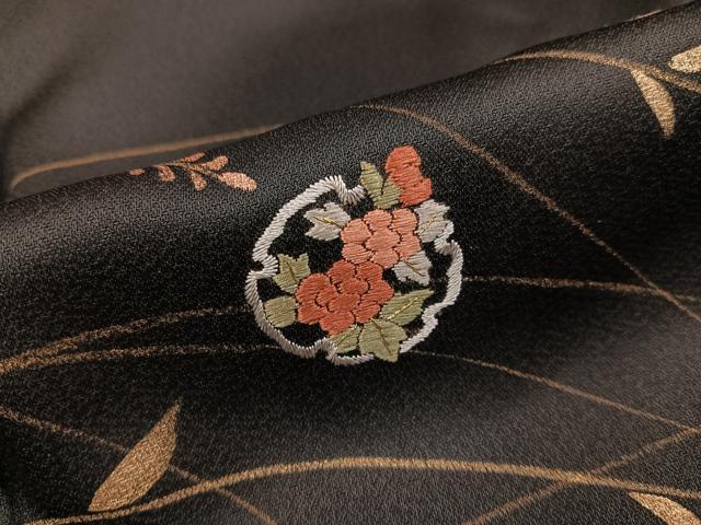 平和屋着物●訪問着 刺繍 手描き 雪輪草花文 黒地 金彩 正絹 逸品 AABG9013ph